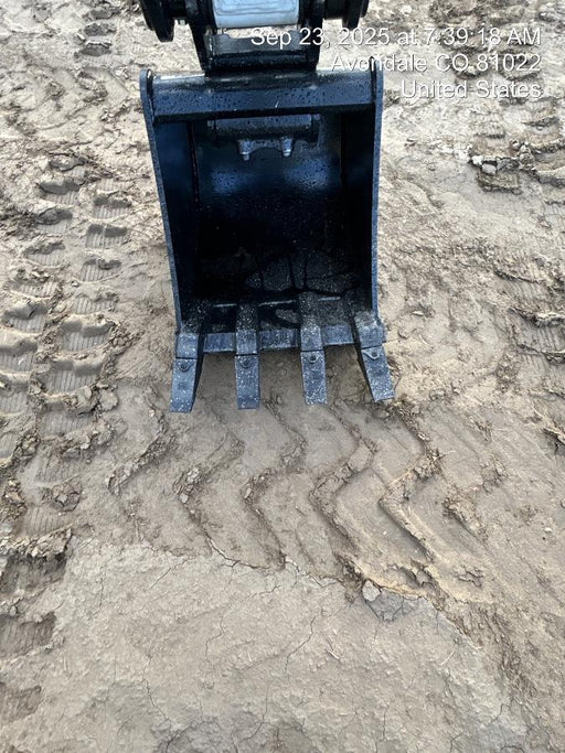 2025 TAKEUCHI 18" HD Bucket - Takeuchi