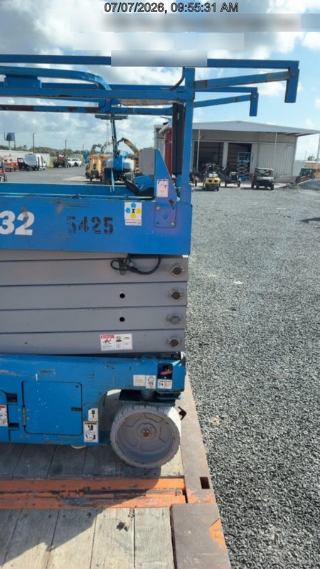 2017 Genie GS-3232 Genie GS3232 Narrow 32' Scissor Lift