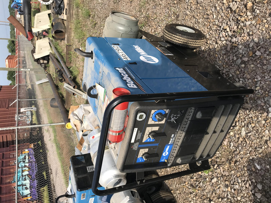 2019 Miller Electric BOBCAT 250 Standard w/Running Gear, Bracket, Hose