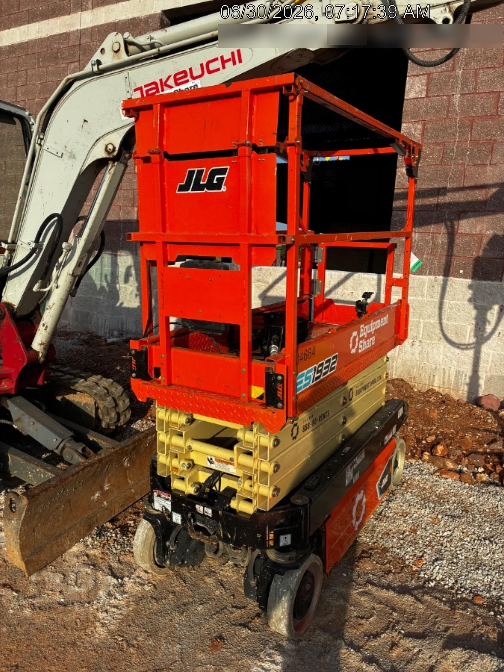 2023 JLG ES1932