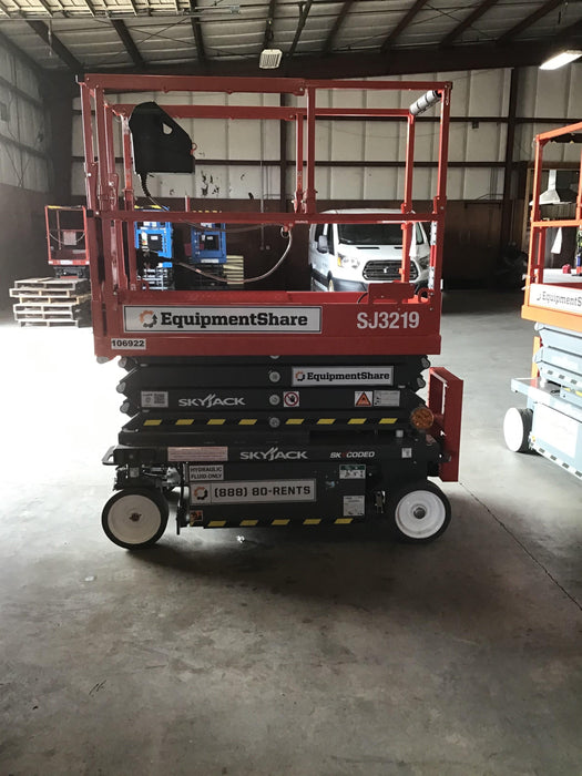 2020 Skyjack SJIII-3219 Solid NM Tires, Half height spring hinged entry gate, Dual Beacons, 800W Inverter