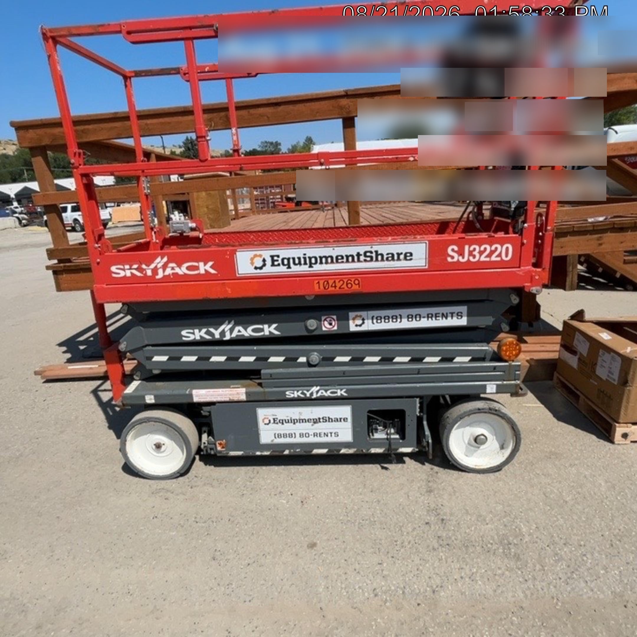 2020 Skyjack SJIII-3220 Solid NM Tires, Half height spring hinged entry gate, Dual Beacons, 6' Powered Extension Deck