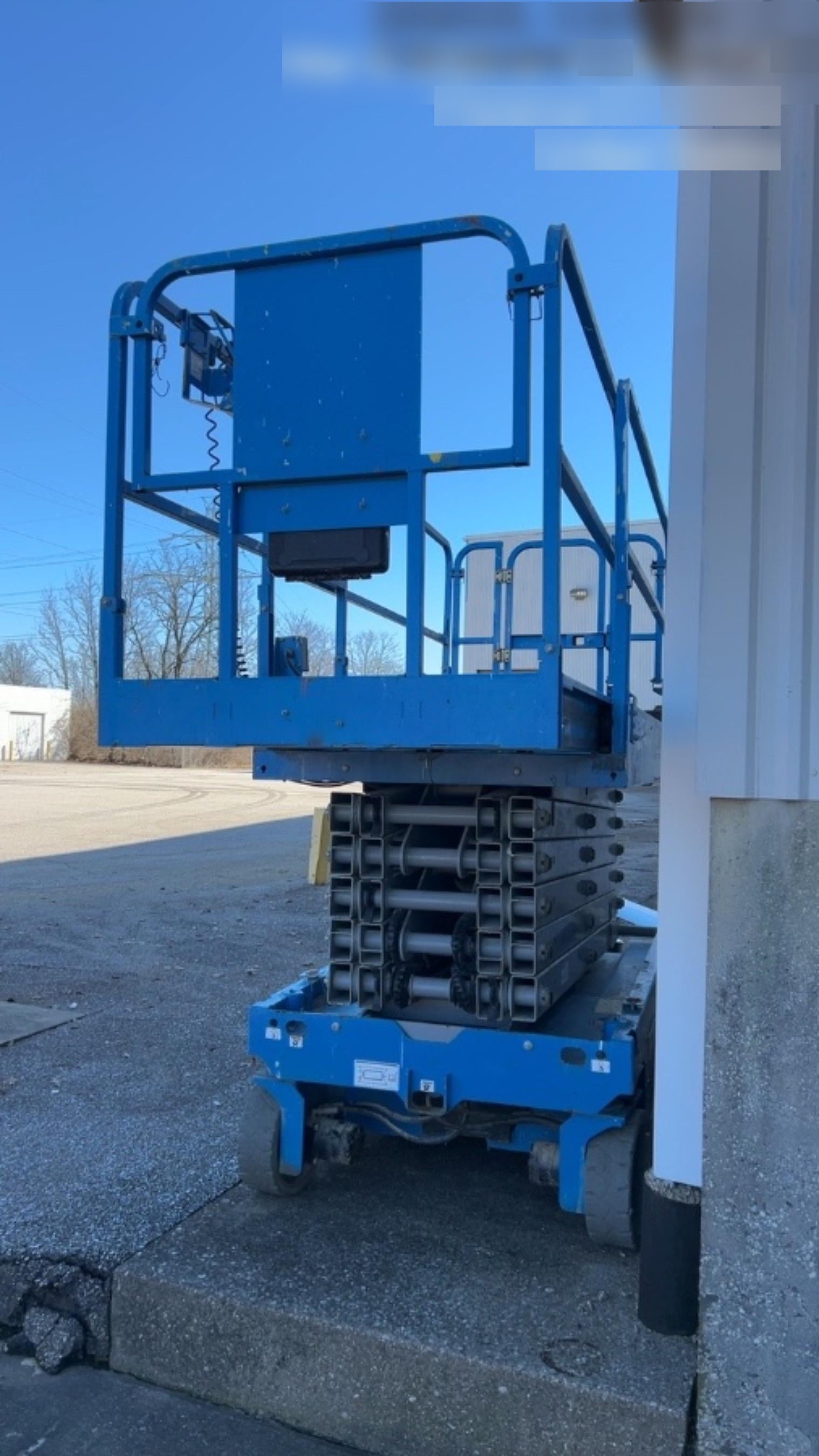 2019 Genie GS-4047 Folding rails with half height swing gate