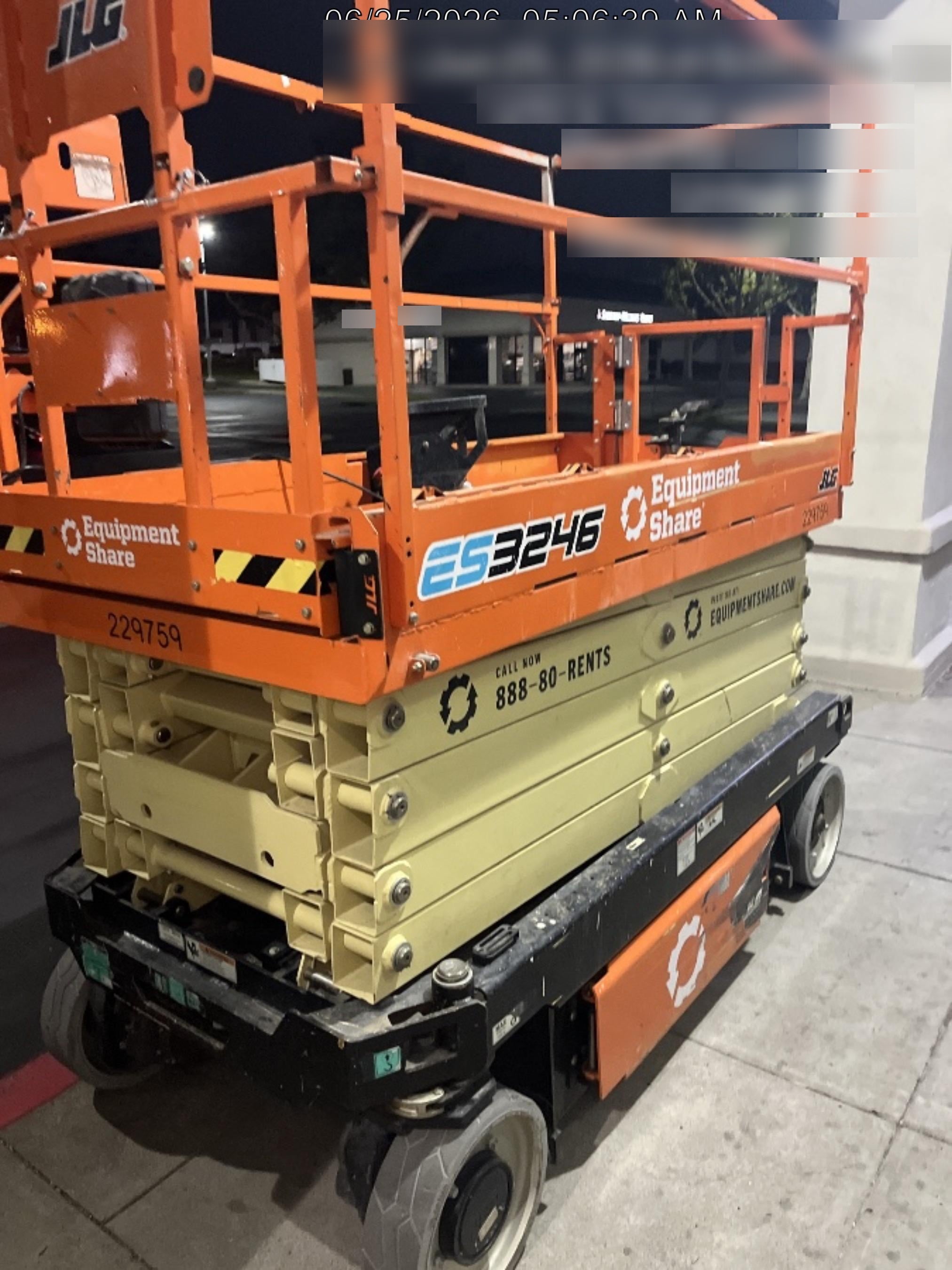 2022 JLG ES3246