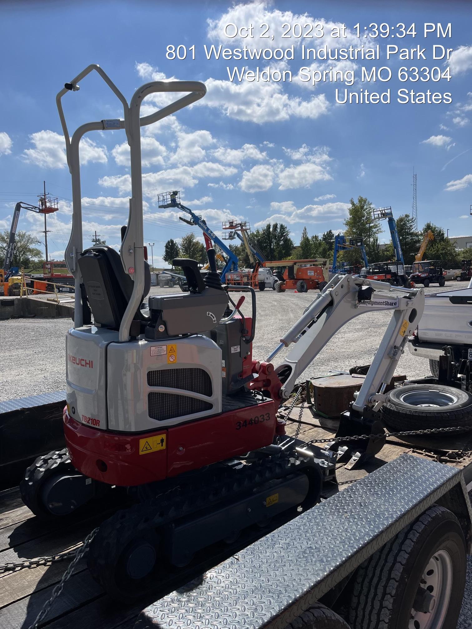 2023 TAKEUCHI TB210R