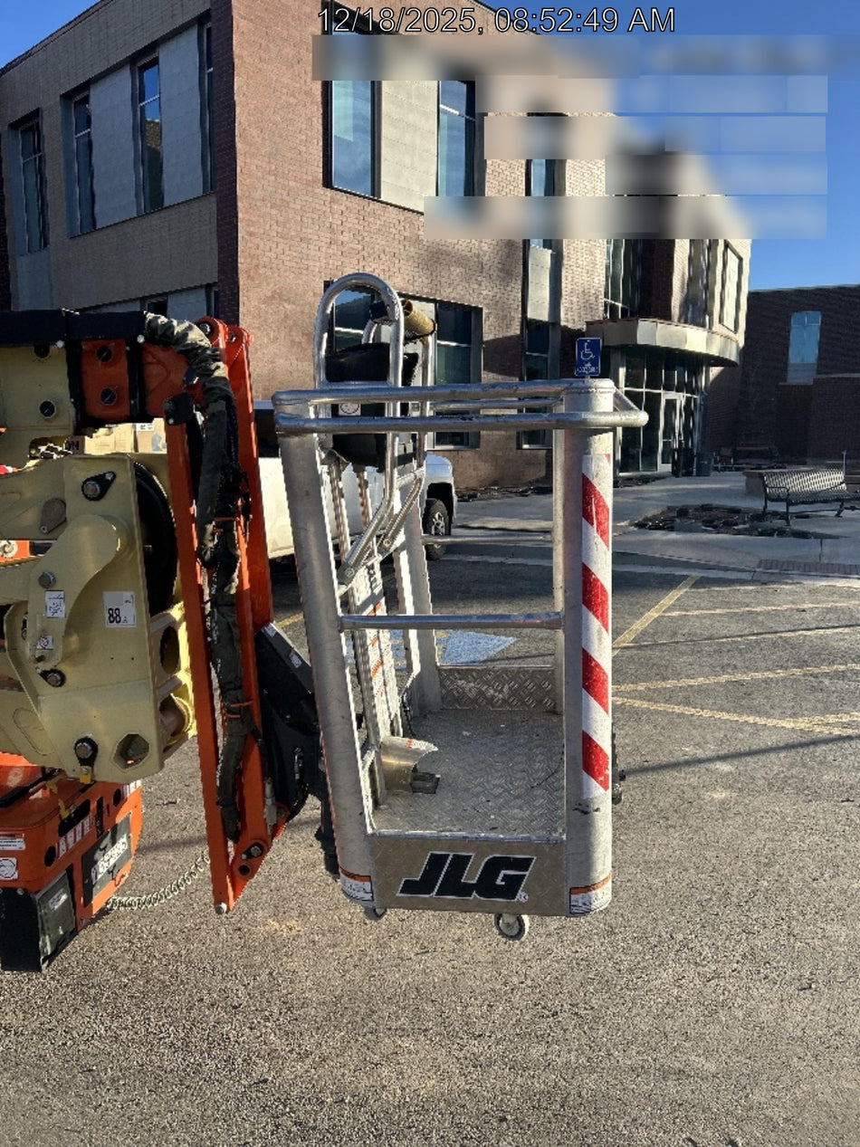 2021 JLG X600AJ