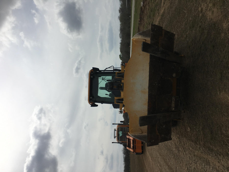 2019 John Deere 524L Cab/Heat/AIR, 3rd Function Hydraulics, Hydraulic JRB QC 2.75 Yd. Bucket, 60" Carriage/72" Forks