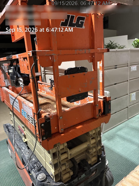 2022 JLG ES1932