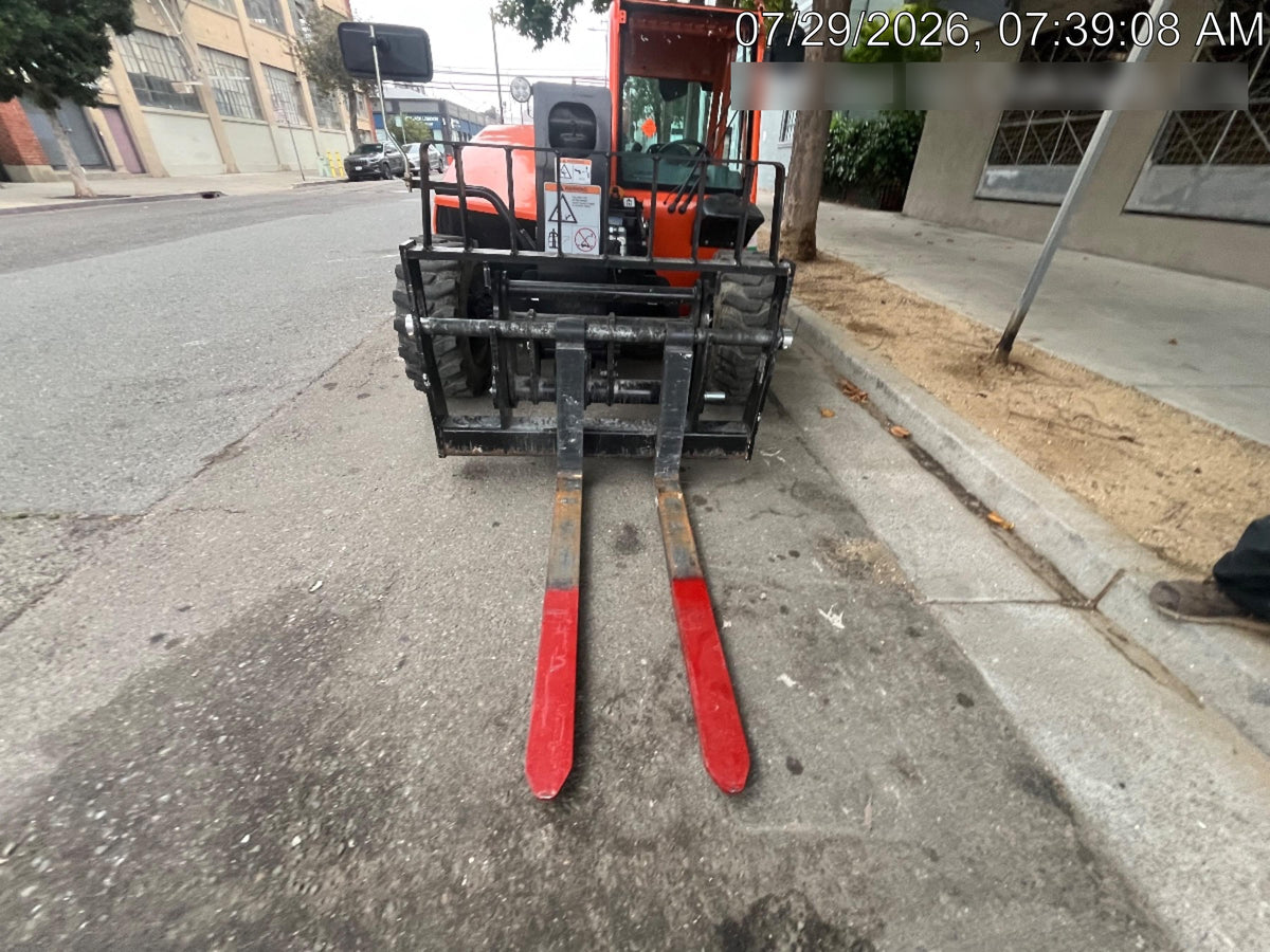 2025 JLG 519
