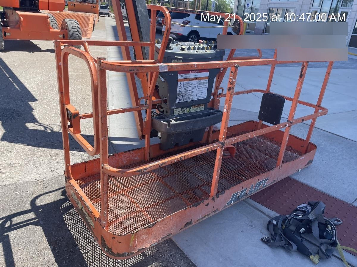2019 JLG 860SJ
