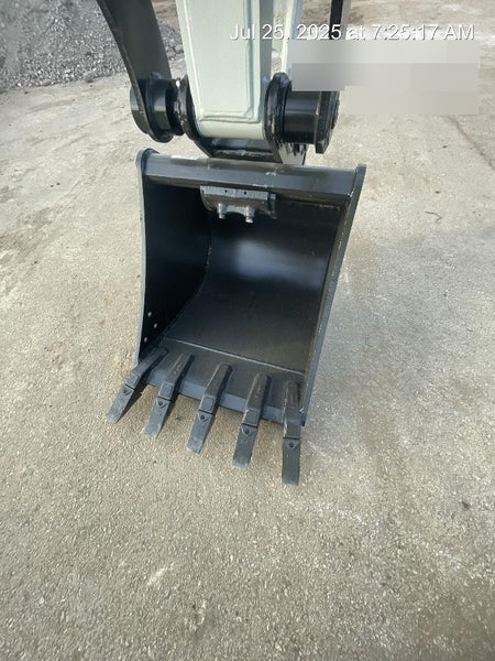 2025 TAKEUCHI 24" Bucket Takeuchi