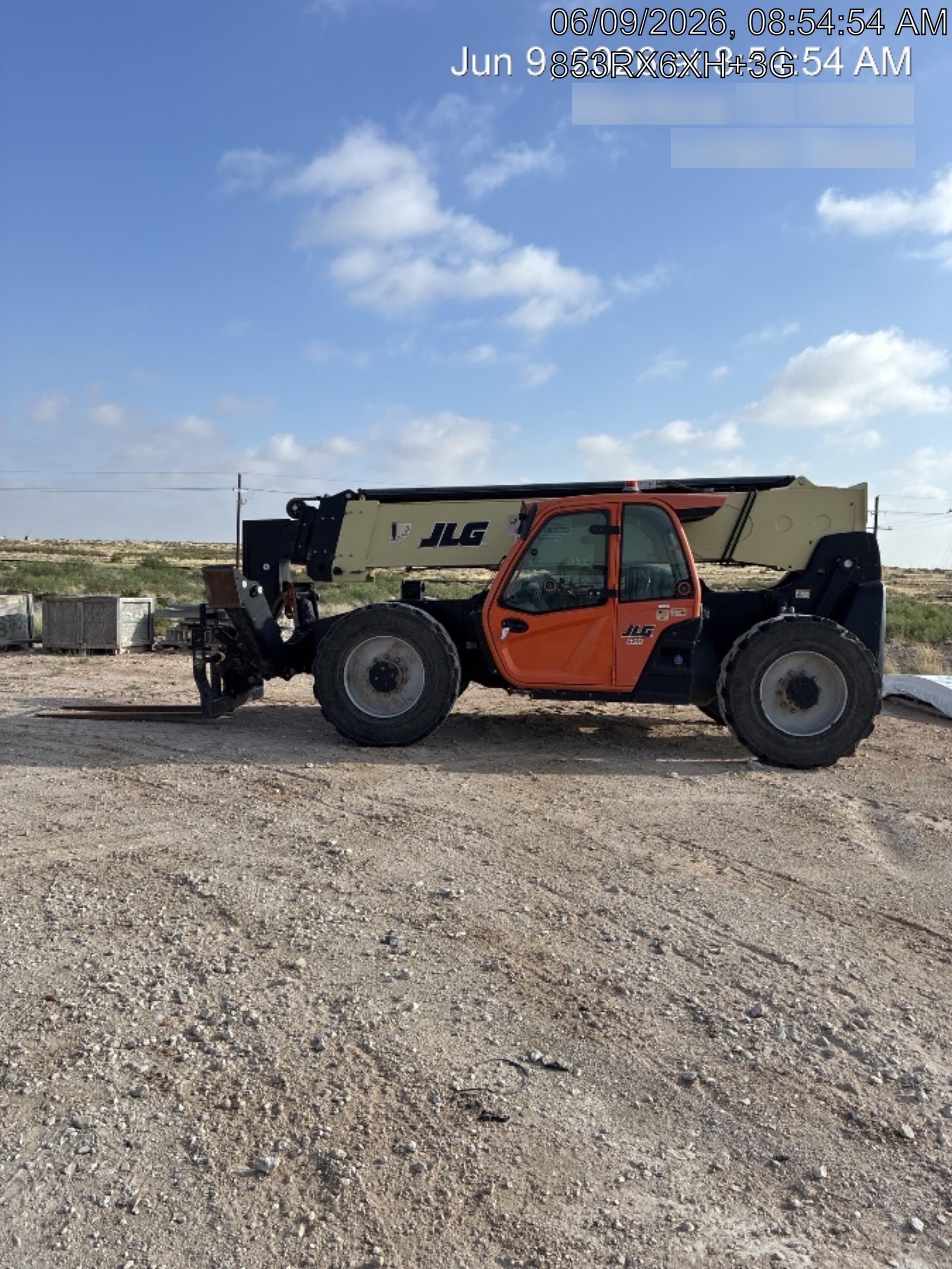 2019 JLG 1255 JLG 1255 T4F w/Full Cab, HVAC, Solid Tires, Work Lights/Beacon, 60" Carriage/Forks