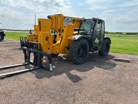 2025 JCB 510-56