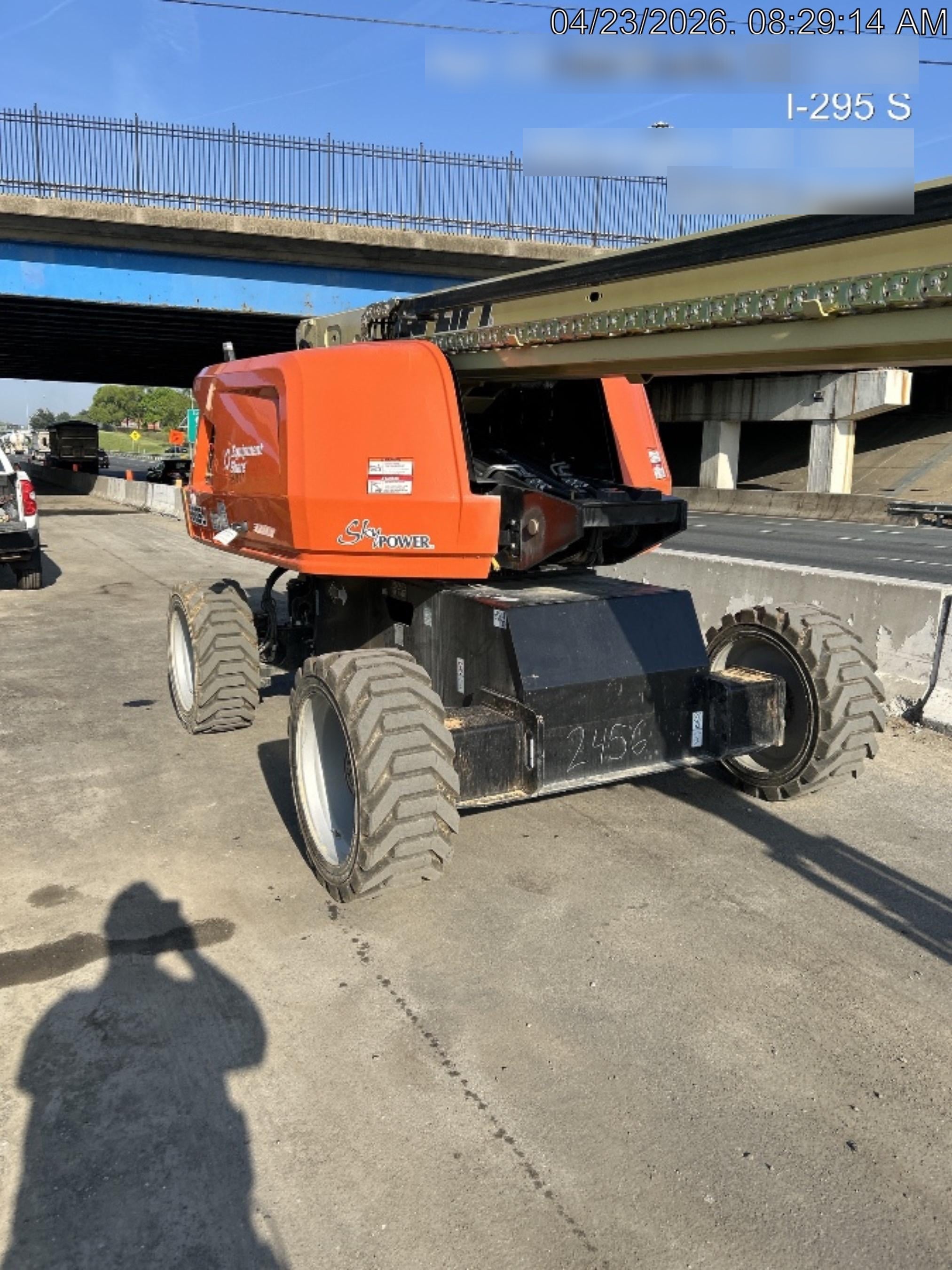 2025 JLG 660SJ