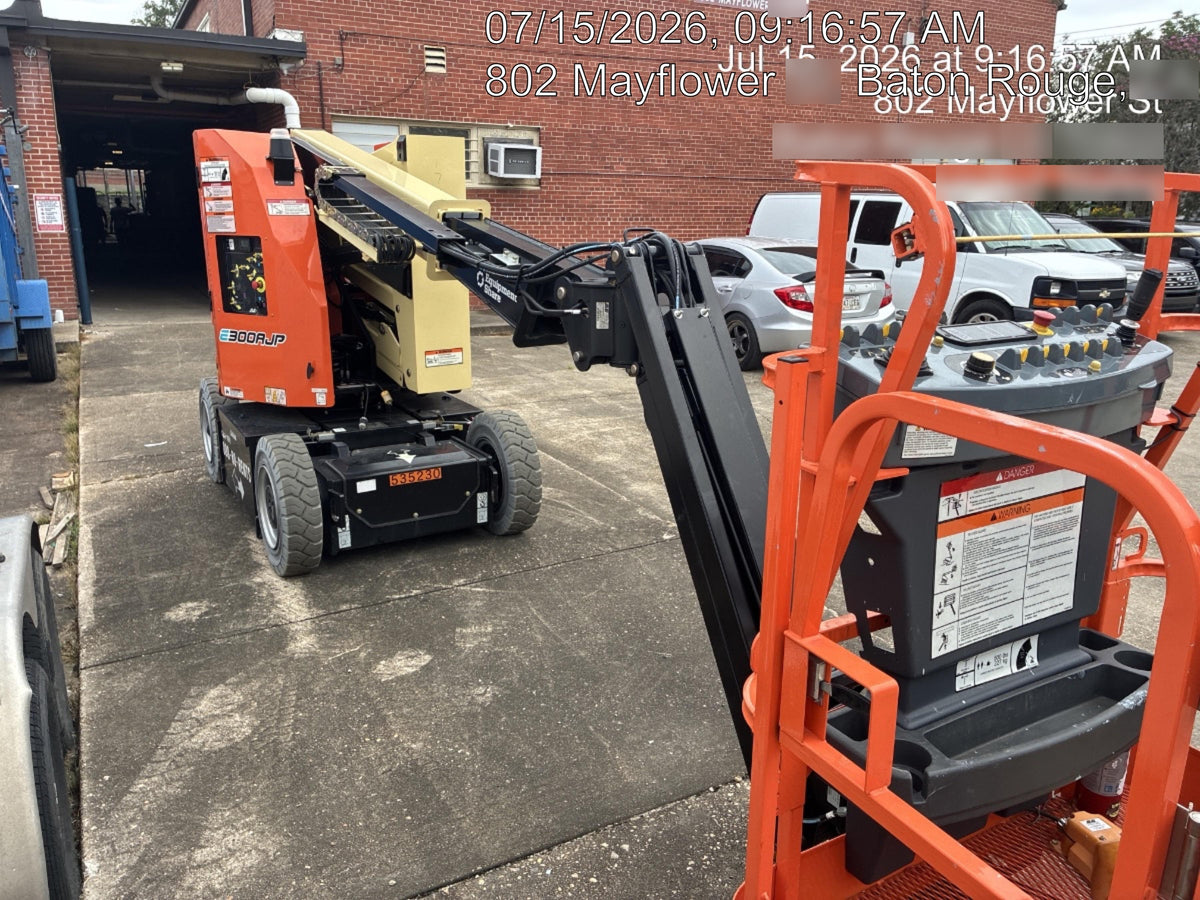 2025 JLG E300AJP