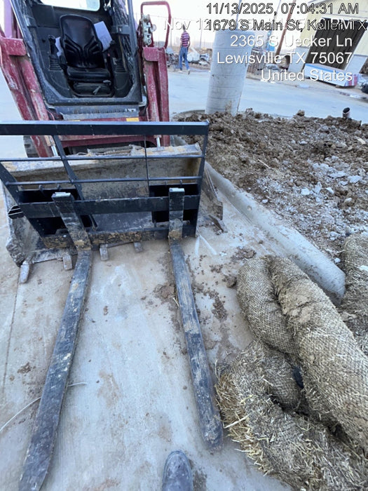 2025 ARROW MATERIAL HANDLING 48" Pallet Forks - Arrow