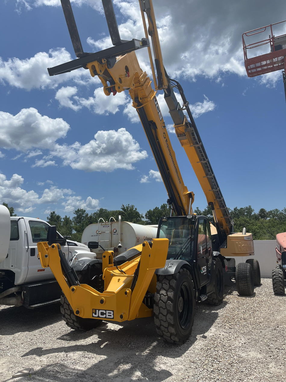 2025 JCB 512-56