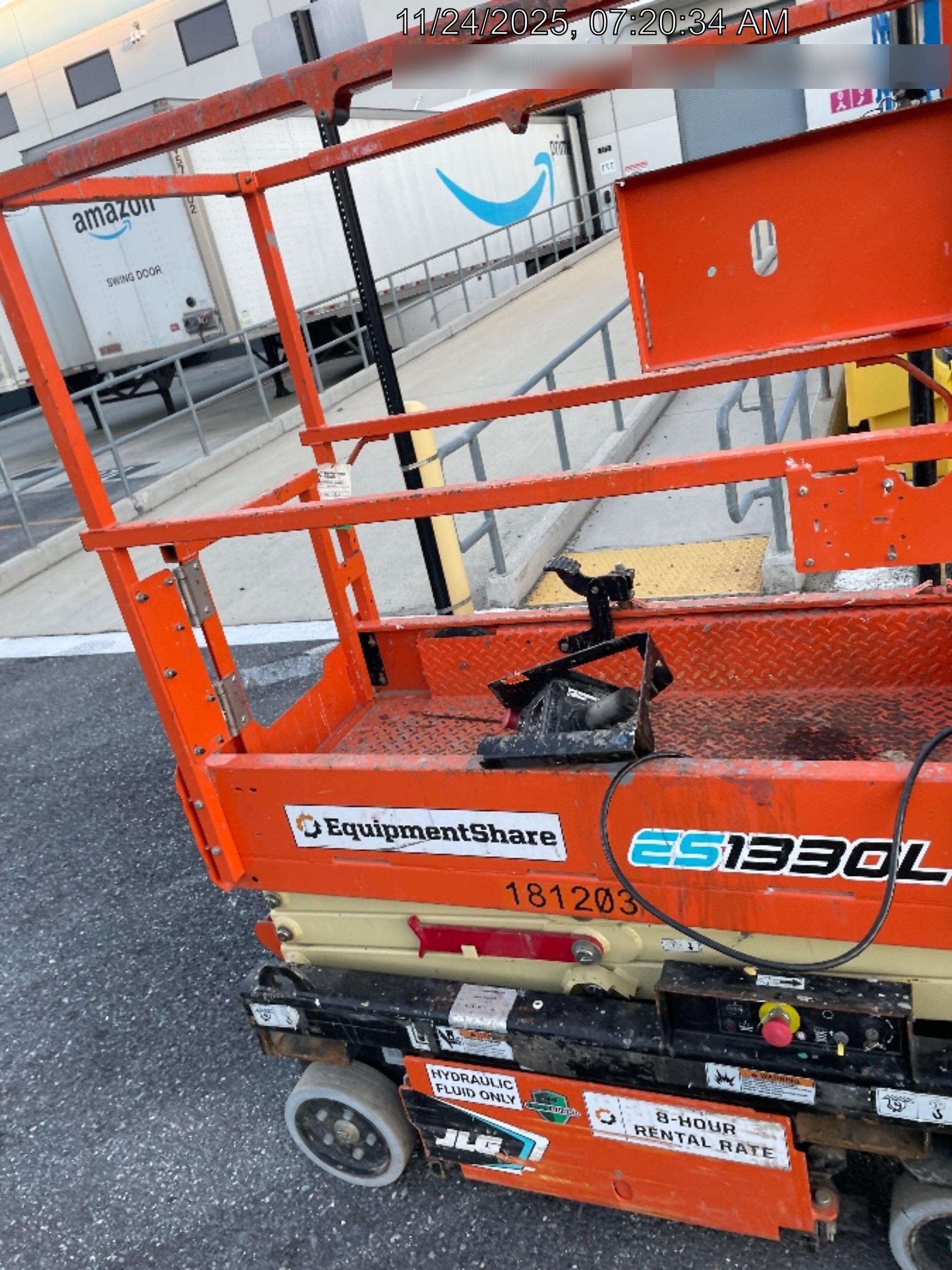 2021 JLG ES1330L