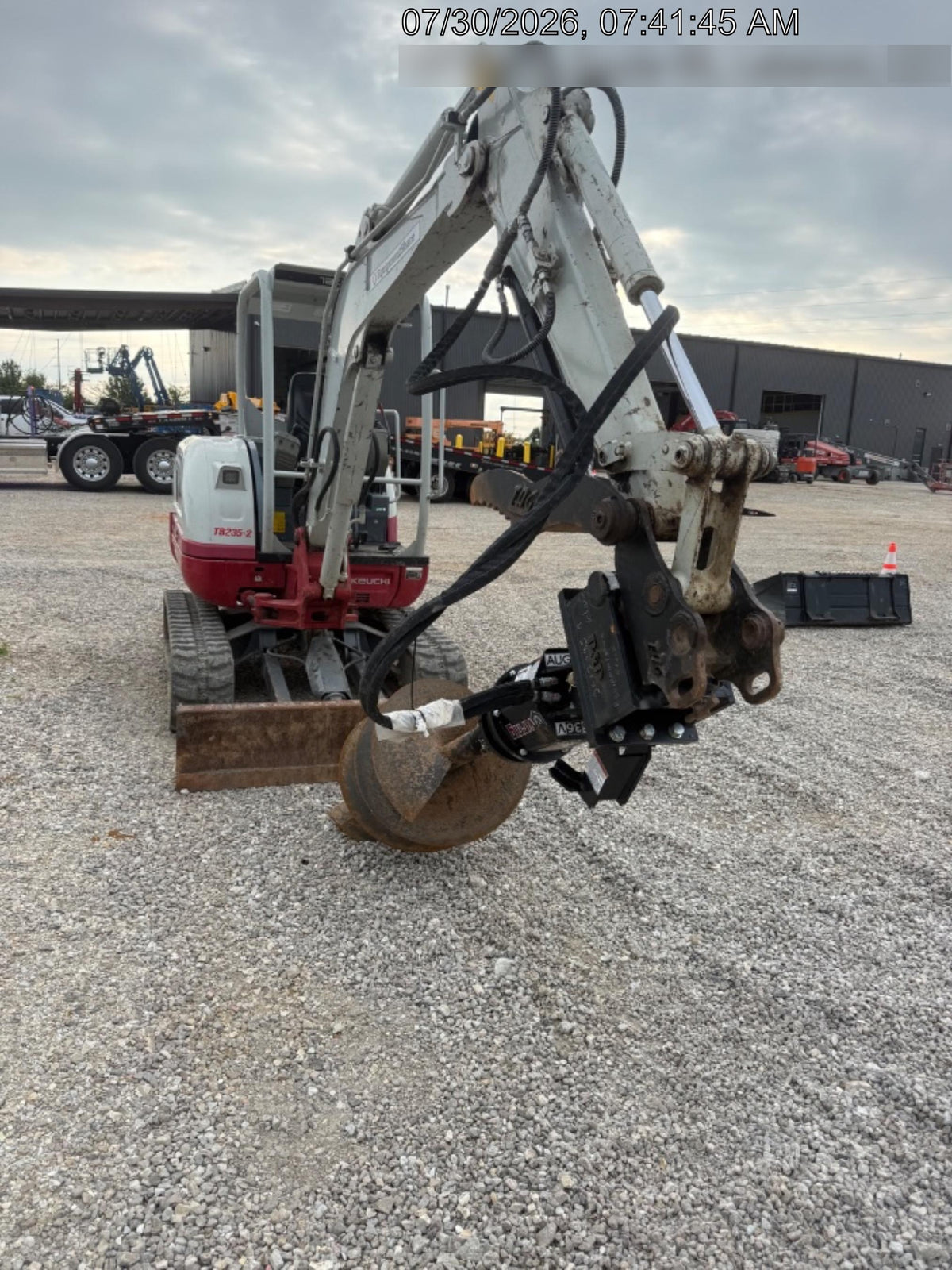 2022 TAKEUCHI TB235-2R