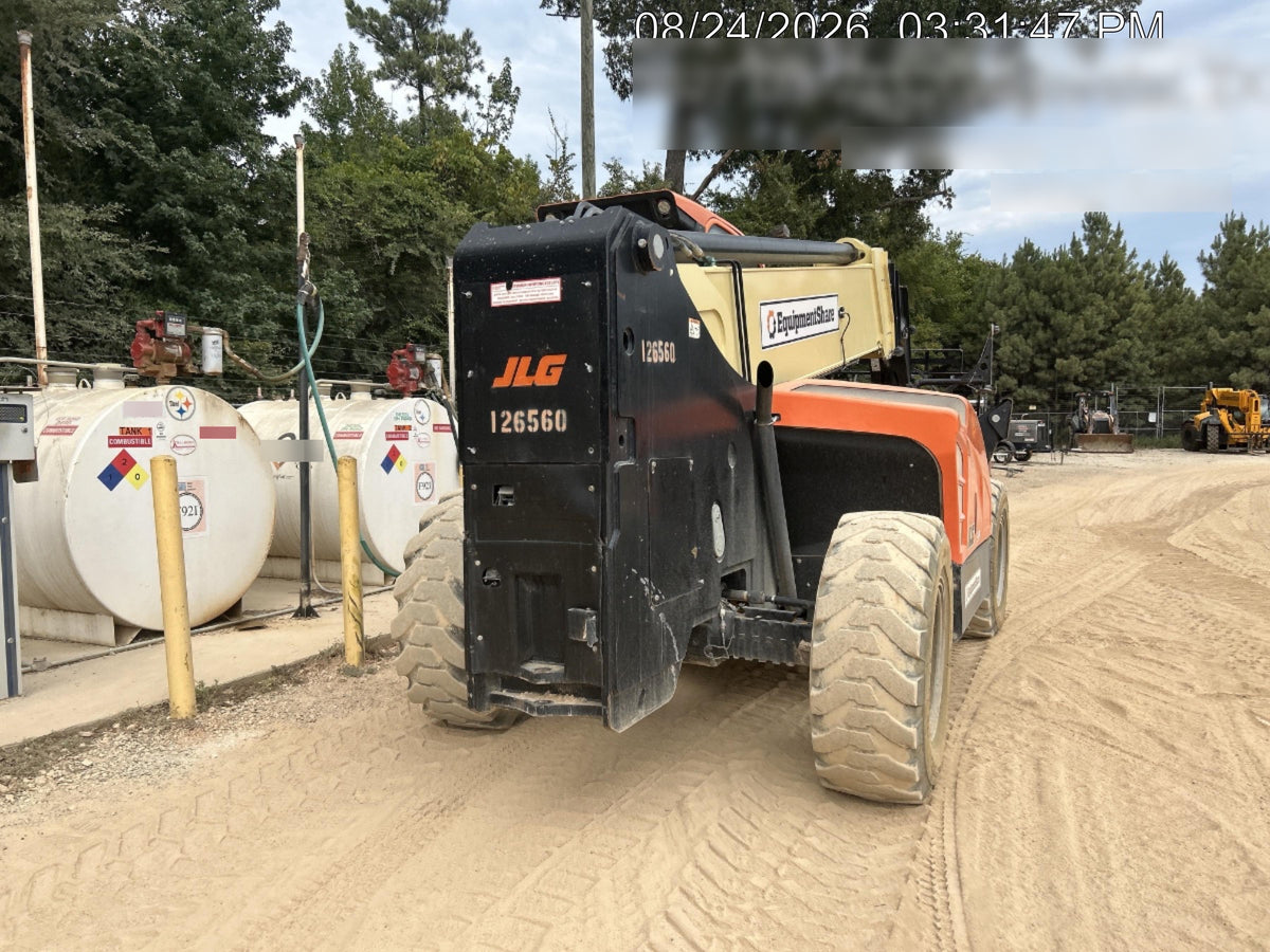 2021 JLG 1075