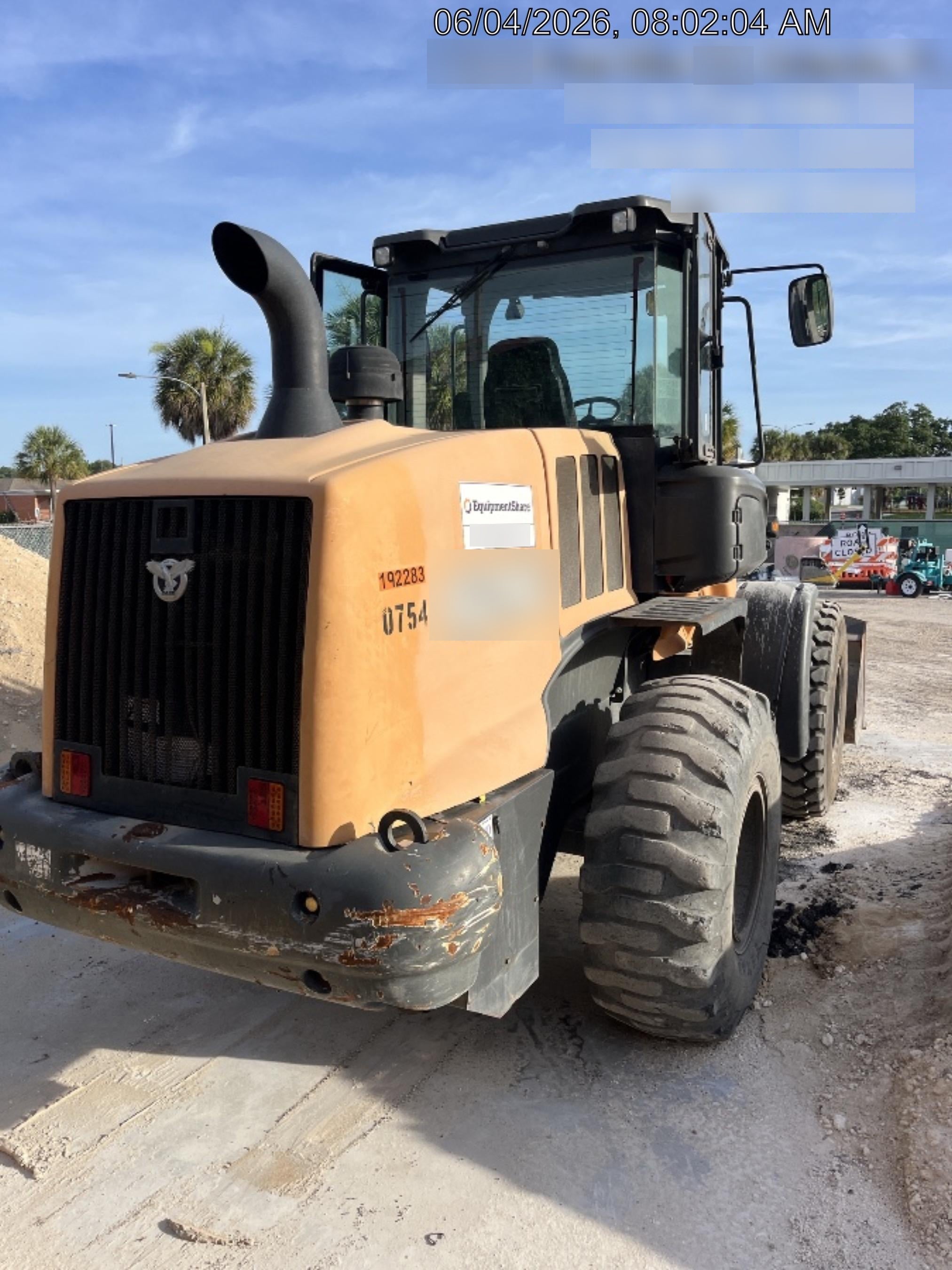 2017 Case 621G CLOSED CAB, JRB 416 STYLE HYD COUPLER