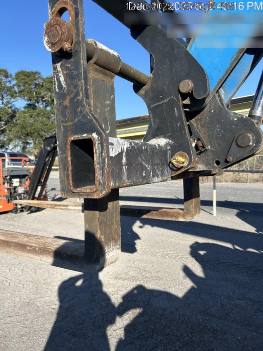 2019 Genie GTH-636 Genie GTH-636 w/Enclosed Cab w/HVAC, Work Lights, Solid Tires, Beacon, 48" Carriage and Forks