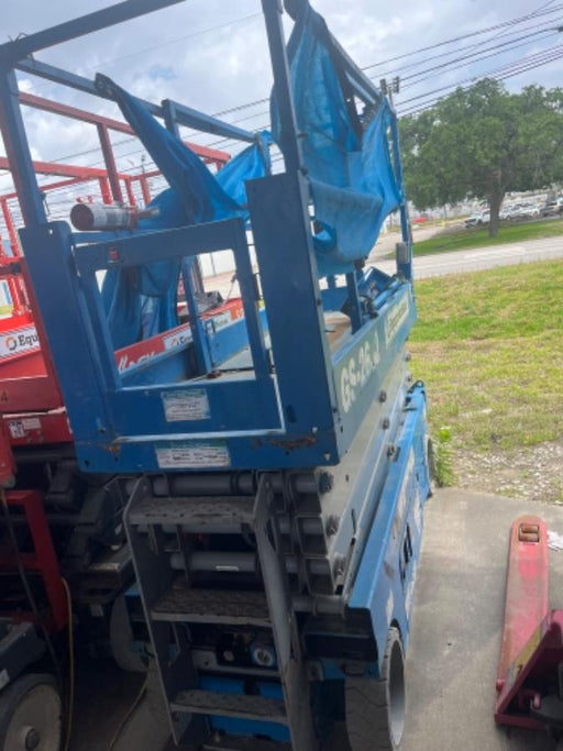 2019 Genie GS-2632 Folding rails with half height swing gate