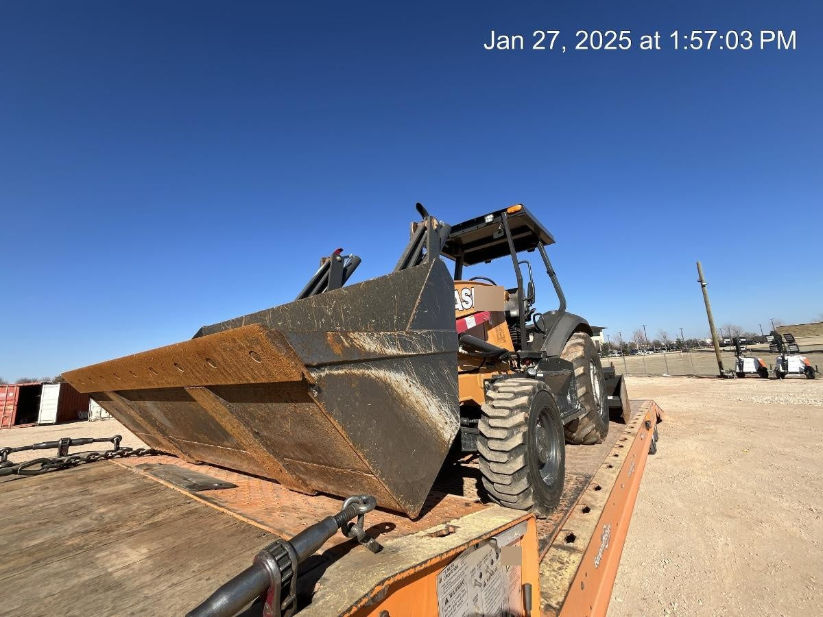 2022 CASE 570N EP