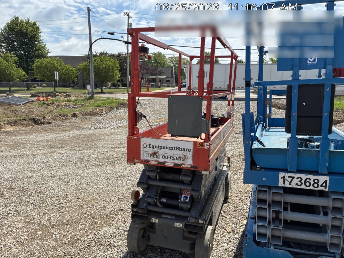 2020 Skyjack SJIII-3226 Solid NM Tires, Half height spring hinged entry gate, Dual Beacons