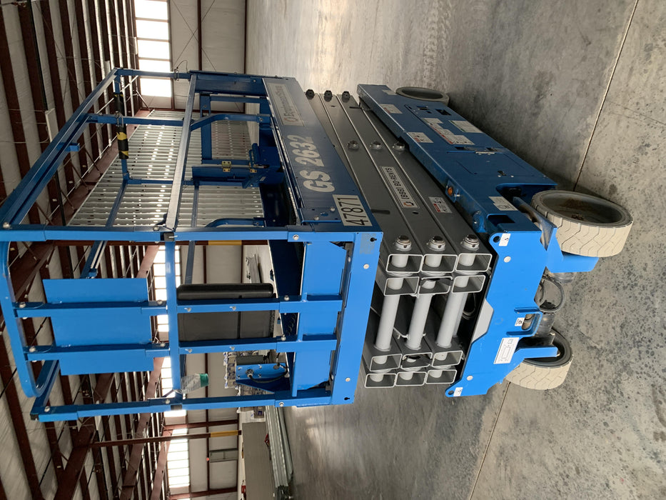 2019 Genie GS-2632 Folding rails with half height swing gate