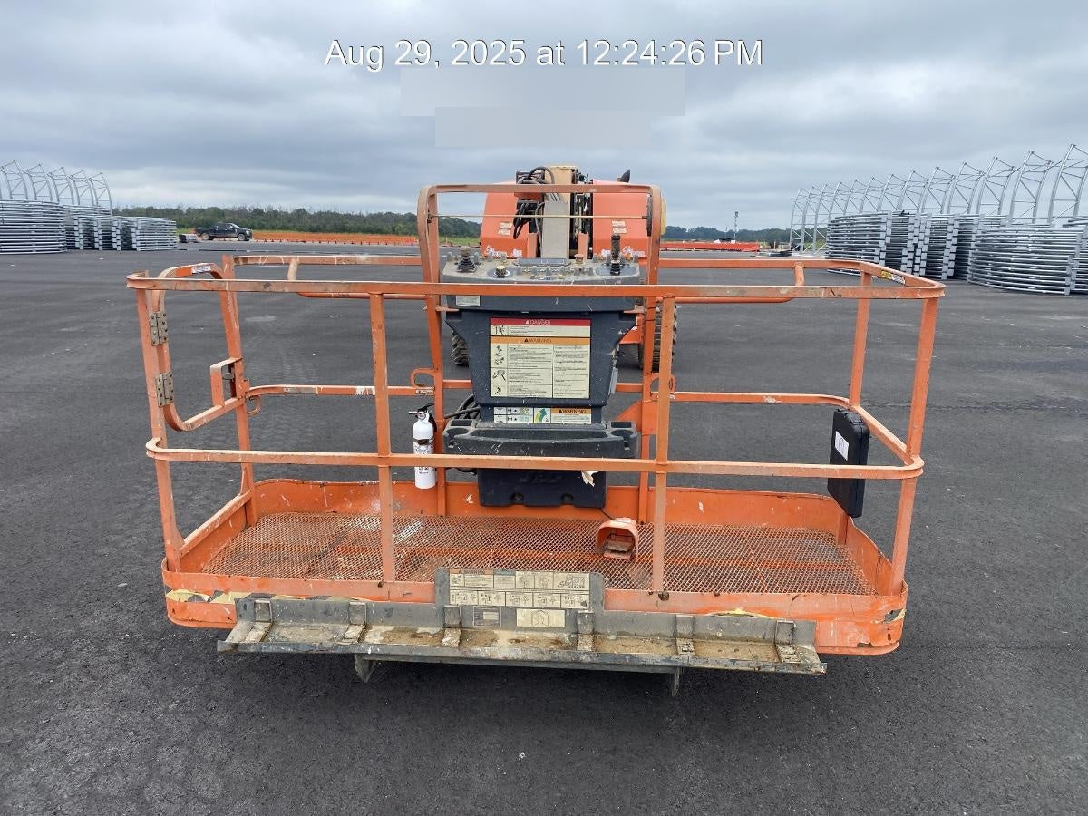 2022 JLG 660SJ