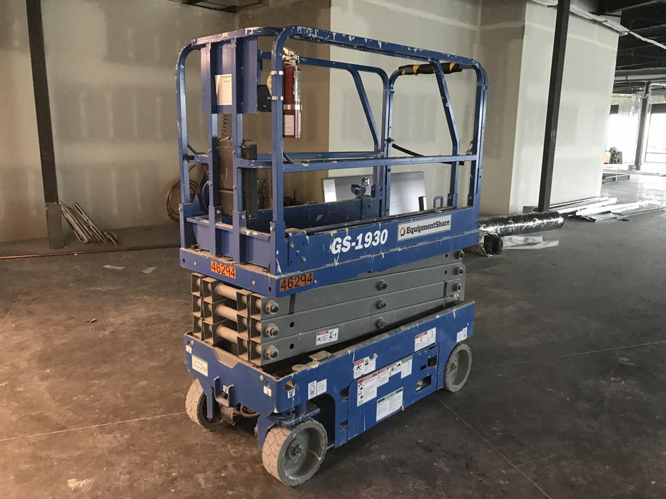 2019 Genie GS-1930 Fixed rails with chain Entry