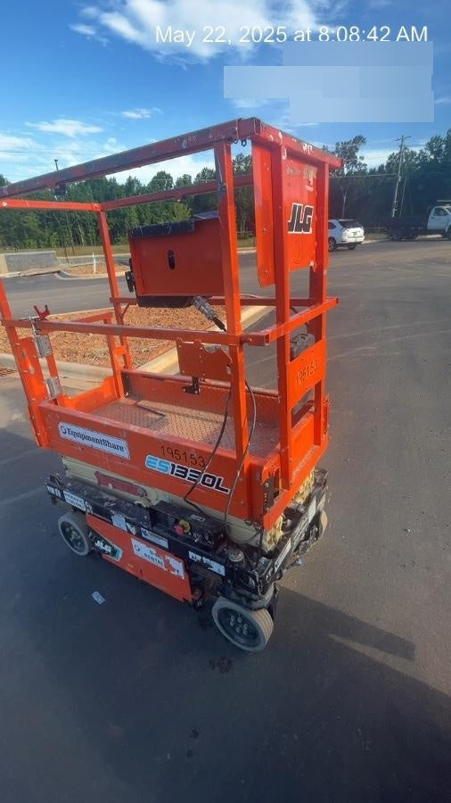 2021 JLG ES1330L
