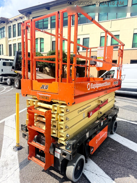 2022 JLG R4045