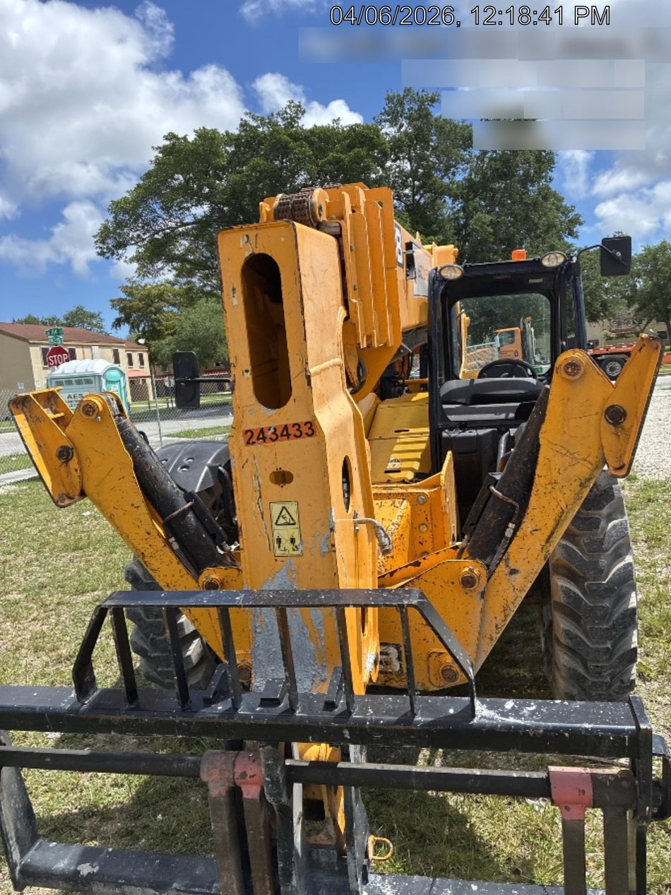 2022 JCB 510-56