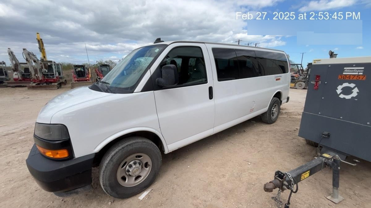 2023 CHEVROLET Express Van - Rental