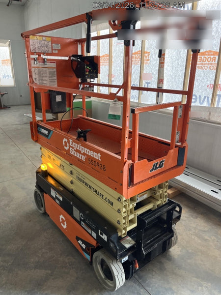 2025 JLG ES1932