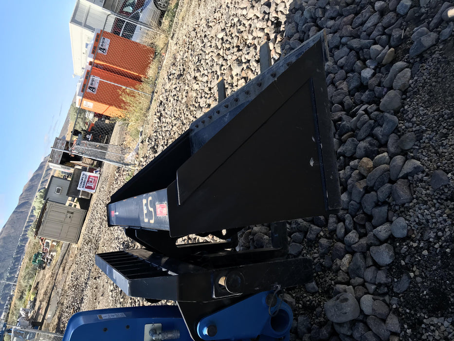 2019 ARROW MATERIAL HANDLING Telehandler Bucket Pin-On