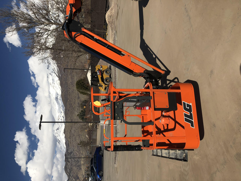 2019 JLG 600AJ