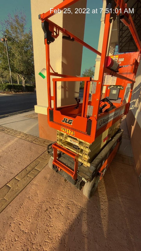 2021 JLG ES1932