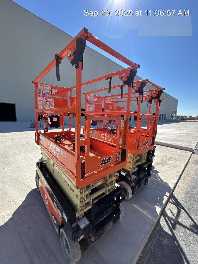 2025 JLG ES1932