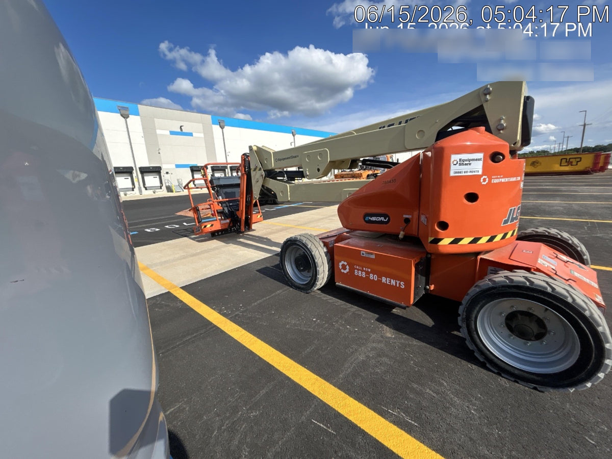 2022 JLG E450AJ