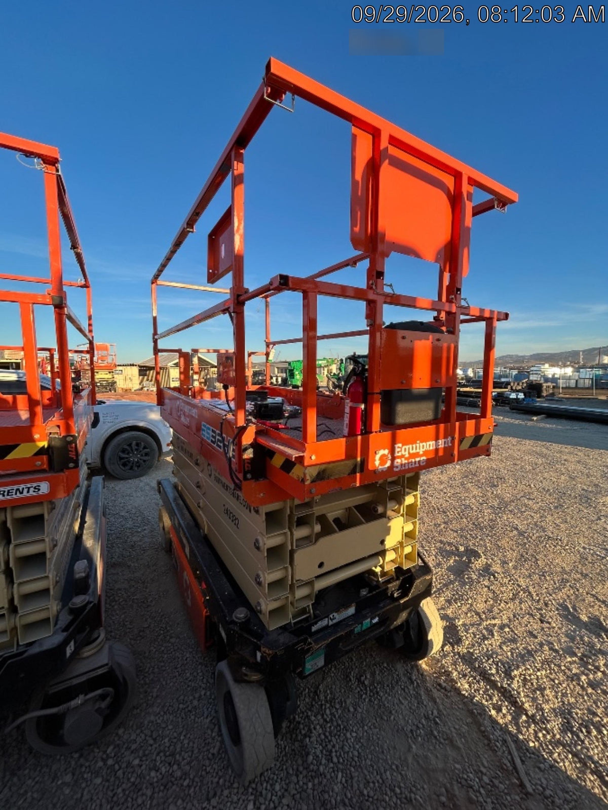2022 JLG ES3246