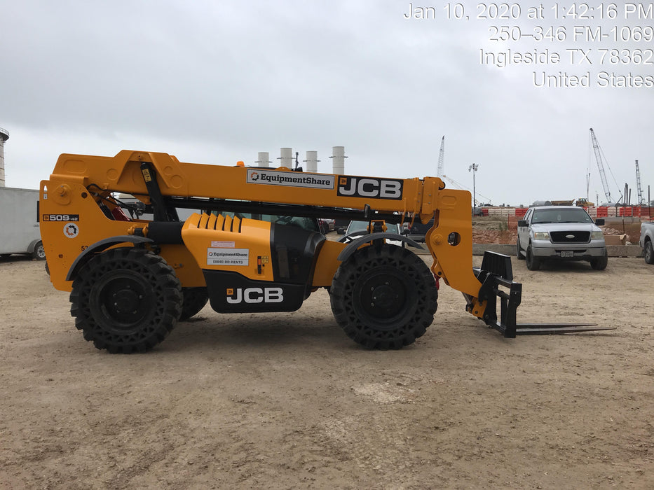 2019 JCB 509-42 Cab/Heat/Air, 74 HP, Solid Tires, STD Worklight, Beacon, Aux Hydraulics, Lifting Eye, Back up Alarm w/66" Carriage/60" Forks