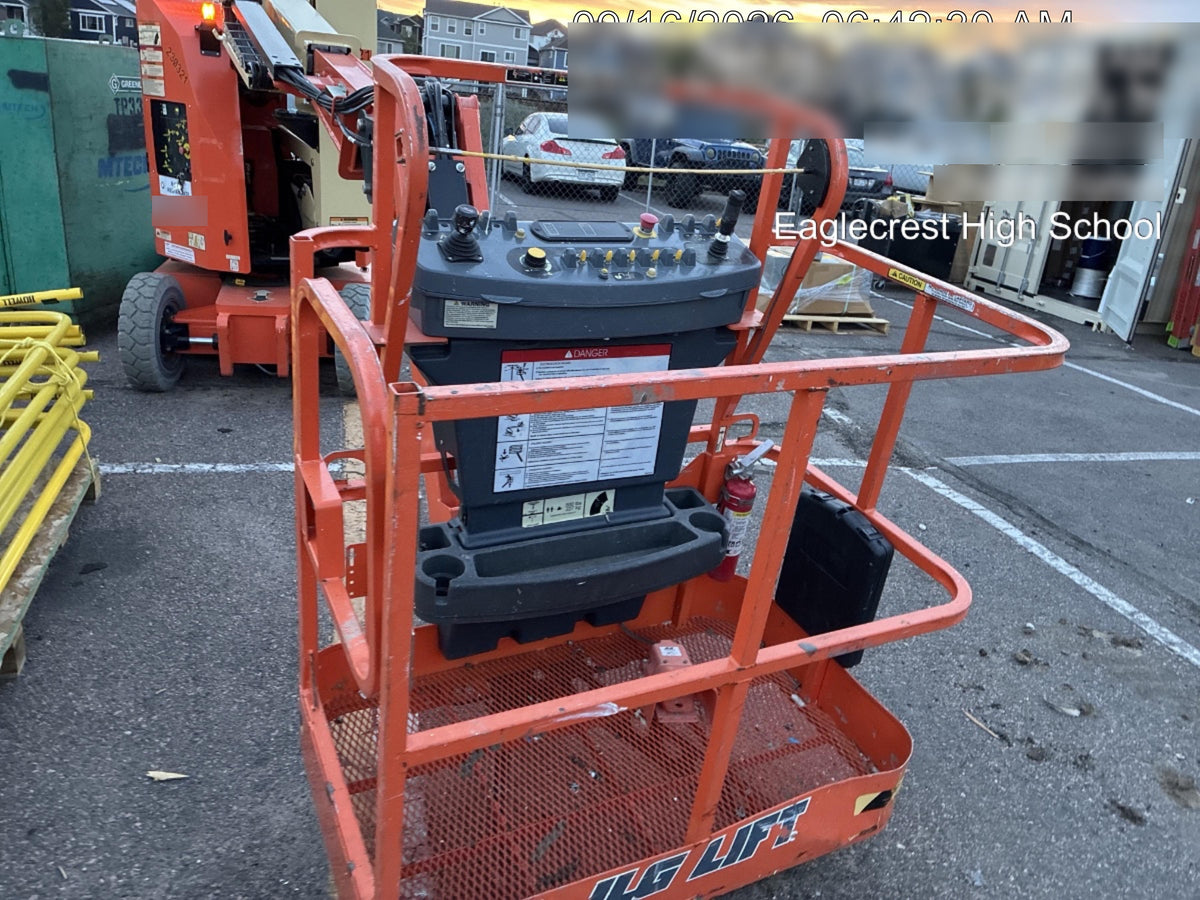 2022 JLG E300AJP