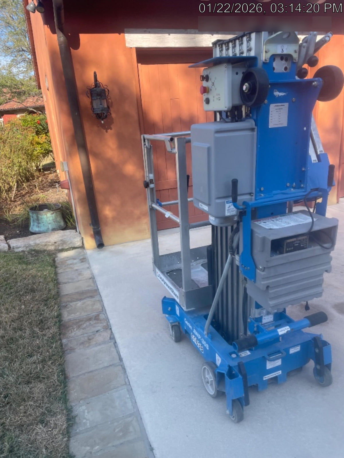 2019 GENIE AWP-30S