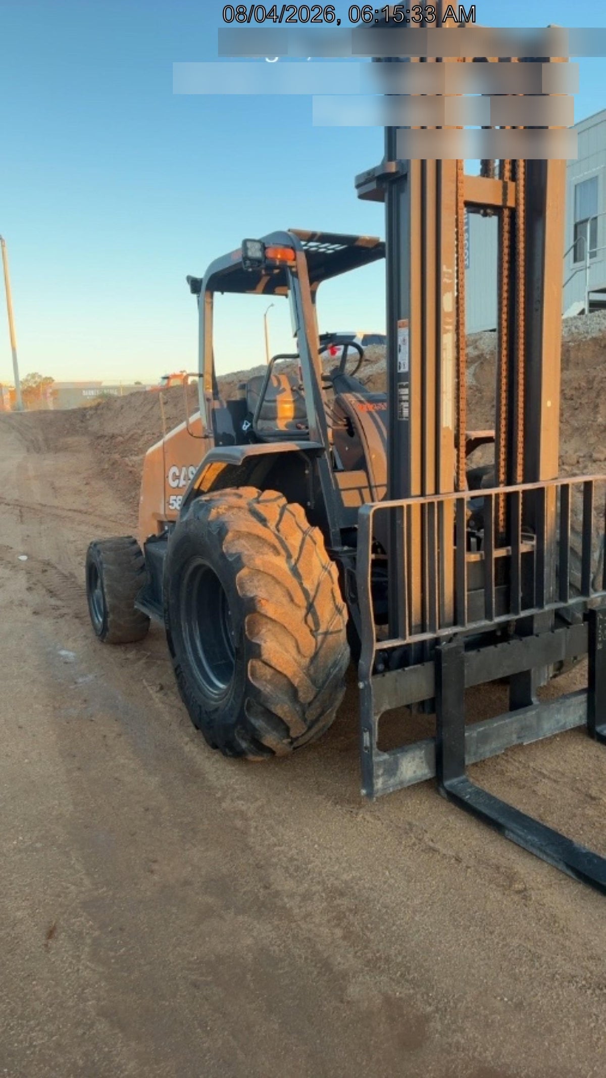 2023 CASE 588H