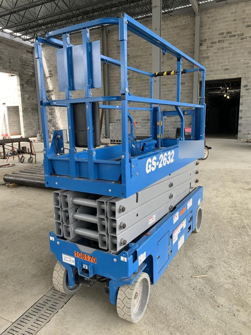 2020 Genie GS-2632 Solid NM Tires, Folding Rails with Half-Height Swing Gate, Beacon