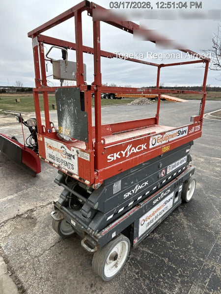 2018 Skyjack SJIII-3226 Skyjack SJIII3226 Scissor Lift w/Trojan Batteries