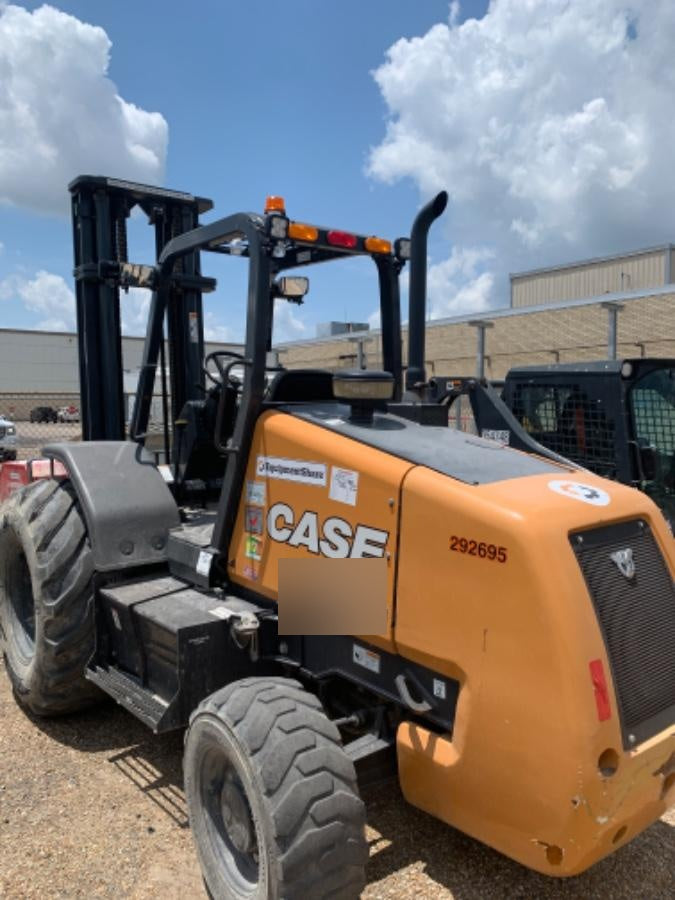 2023 CASE 588H